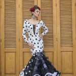 Vestido blanco lunar negro