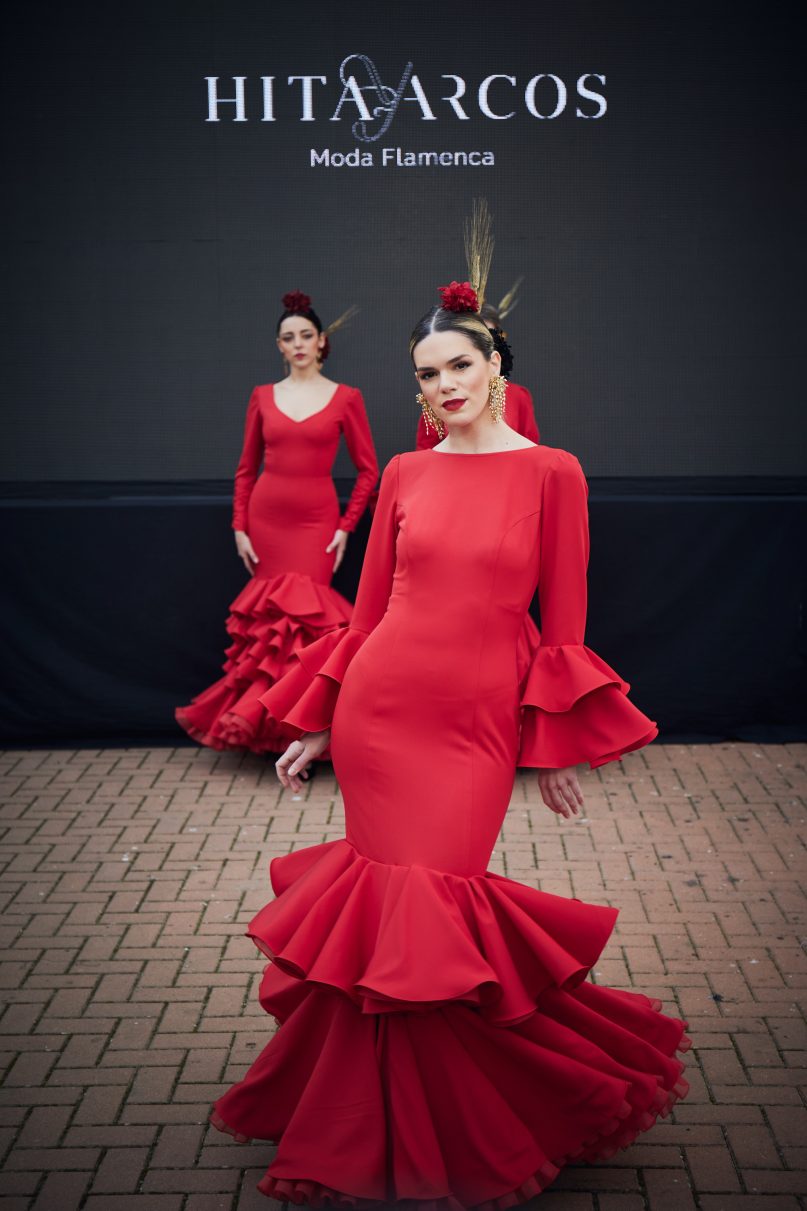 Falda de Flamenca / Sevillana para Mujer con Volantes y Lunares Azul y Negro