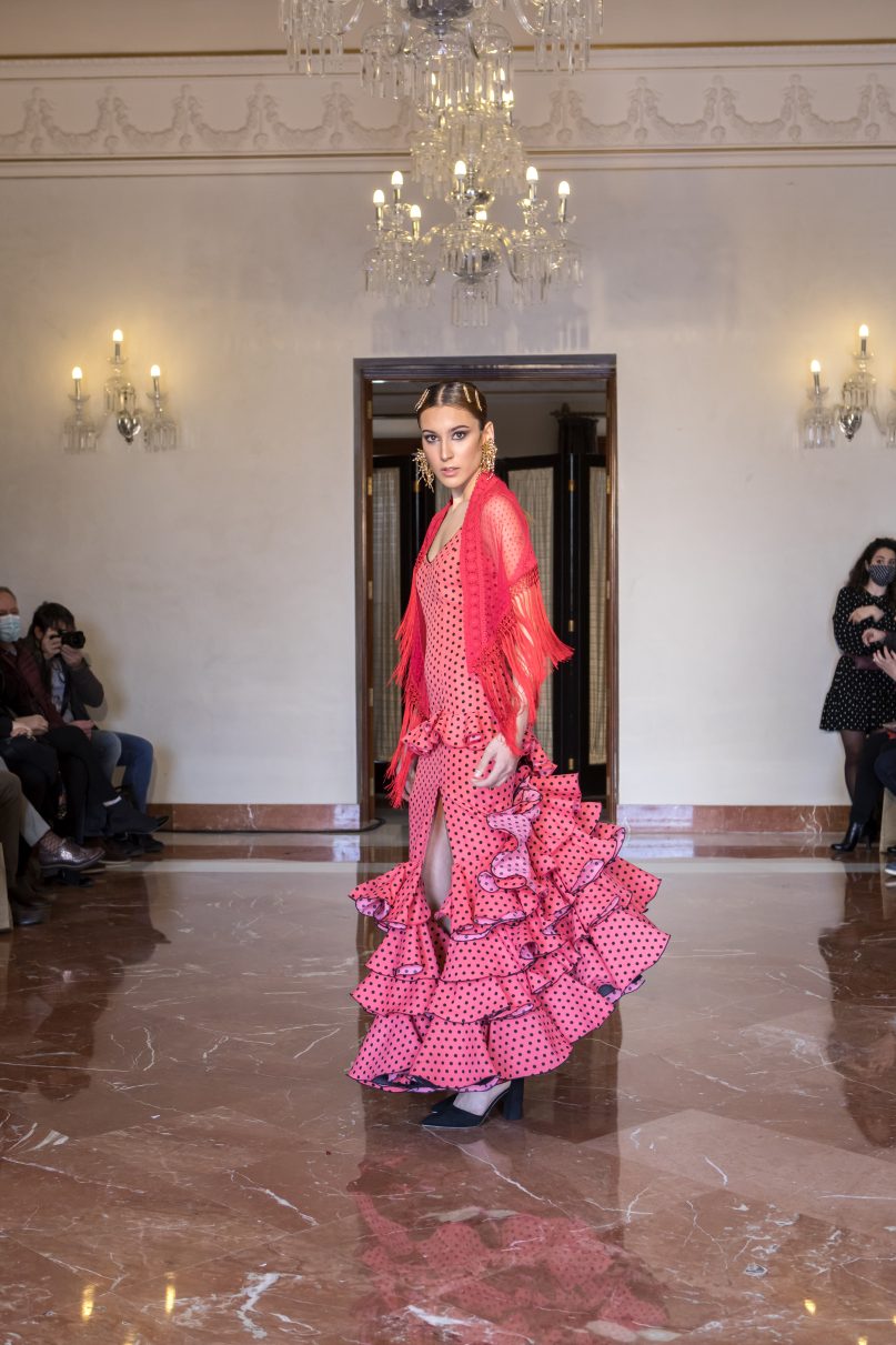 Falda flamenca cruda con bordado de rosa – Hita y Arcos 2024 cita previa  685531861